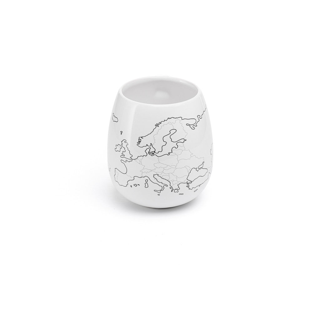 EUROPEMUG high quality ceramic mug with Europe map and colouring pen.
Dishwasher and Microwave safe. Made in Europe.
Registered design by Trouvaille™
Travel the World. Colour the World.